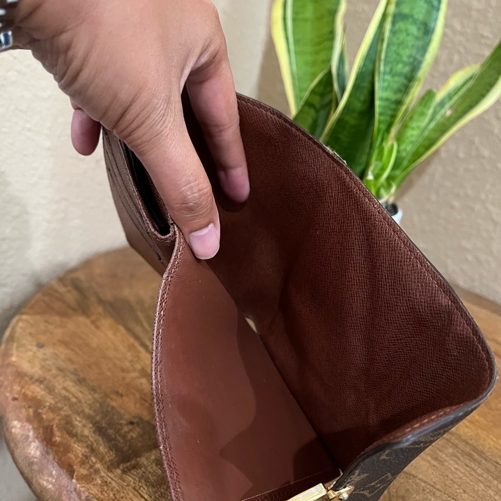 Louis Vuitton Monogram Wallet - Picture 12 of 15